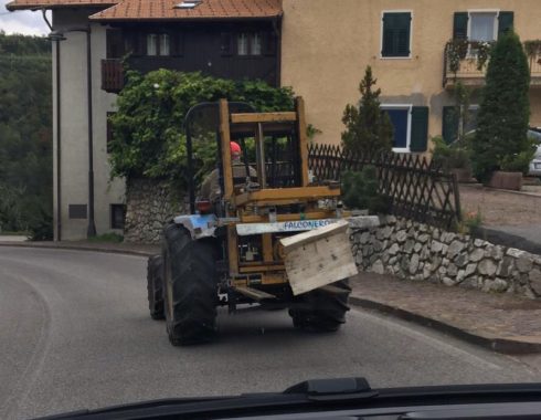 Trattore con muletto